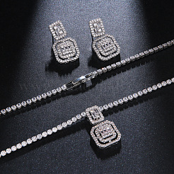 Комплекты из квадратных латунных подвесок с микропаве из прозрачных кубических цирконий и серег-гвоздиков FS-WG98D1F-01