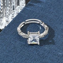 Anillos de latón y circonita cúbica transparente&nbsp;CU-CBA7E55-09P