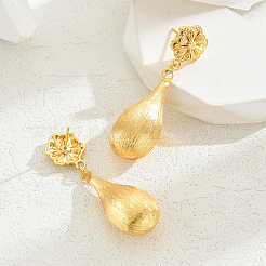Elegante Messing-Tropfen mit Blumen-Ohrsteckern&nbsp;XB1287