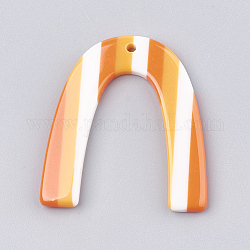 Colgantes de la resina, forma de u con patrón de rayas, naranja, 38x32~35x3~4mm, agujero: 1.5 mm