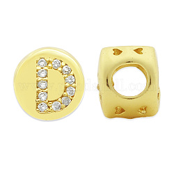 Perle di zirconi cubici trasparenti in micro pavè di ottone, piatta e rotonda con la lettera, lettera d, 7.5x6.5mm, Foro: 3.5 mm, 3pcs/scatola