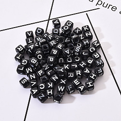 Perline di lettere acriliche artigianali nere, cubo con lettera mista bianca, 5.5~6x5.5~6x5.5~6mm, Foro: 3 mm, circa 100pcs/scatola