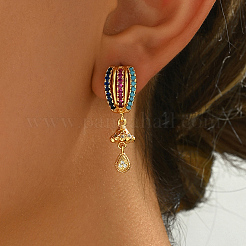 Серьги-гвоздики в форме капли из латуни с разноцветными кубическими цирконами&nbsp;SA6678