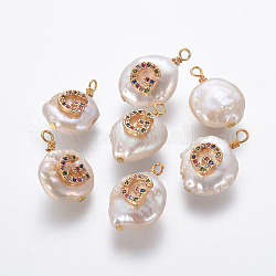 Colgantes naturales de perlas cultivadas de agua dulce, con micro latón allanar fornituras de circonio cúbico, plano y redondo con la letra, colorido, dorado, letter.g, 16~19x11~12x6~8mm, agujero: 1.8 mm
