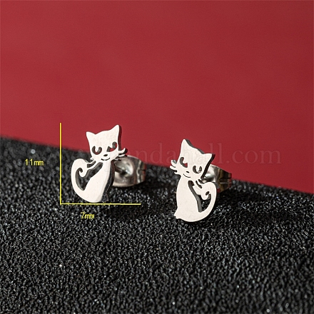 ☆パンダが可愛い中華風猫ちゃんピアス☆A 変色しないステンレススチールスタッドピアス 猫の形 ステンレス鋼色