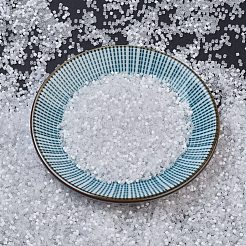 MIYUKIデリカビーズ  シリンダー  日本製シードビーズ  11/0  (db0676) 淡いグレーのシルクサテン  1.3x1.6mm  穴：0.8mm  約20000個/袋  100 G /袋&nbsp;SEED-J020-DB0676