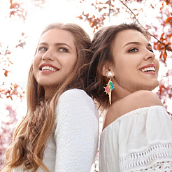 3 пара двухцветных серег-гвоздиков в форме солнца с ракушкой из золотистого сплава EJEW-AN0004-40