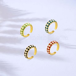 4 個 4 色チェッカーボード エナメル オープン カフ リング  女性のための金メッキ合金スタッカブルリング  ミックスカラー  usサイズ7 3/4(17.9mm)&nbsp;JR856A
