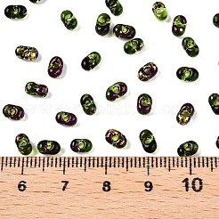 ピカソのスプレー塗装ガラスシードビーズ  ピーナッツ  濃い緑  6x4x3mm  穴：1.2mm  約4000個/ポンド&nbsp;SEED-T006-04-19