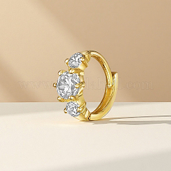 Semplici orecchini in argento con pietre di zirconia per la moda di tutti i giorni.&nbsp;IB1407-1