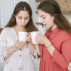 2 個真鍮エナメルバタフライリンクブレスレットセット  女性のための調節可能なBFFブレスレット.  プラチナ  シアン  4-3/4~9インチ（12~23cm）&nbsp;JB730A