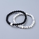 Braccialetti elastici con perline naturali in agata nera feng shui e howlite naturale BJEW-JB05022-02-1