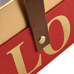 Квадратная подарочная коробка из картона и бумаги с принтом любви CON-G019-01A