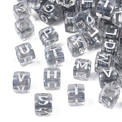 Abalorios de acrílico de recubrimiento transparente, agujero horizontal, metales enlaced, estilo alfabeto, cubo con letra aleatoria a`z, plata, 6x6x6mm, agujero: 3.5 mm, aproximamente 2900~3000 unidades / 500 g