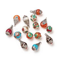 Perline stile tibetano / pendenti, con turchese sintetico, corallo sintetico, imitazioni di cera d'api e di ottoni, colore misto, 15~34x15~18x13~19mm, Foro: 2~4 mm