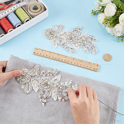 1組の花のビーズ布刺繍装飾アクセサリー  パッチに縫い付けられたレースのスパンコールの服  ウェディングドレスに適しています  パフォーマンスウェア  ホワイト  185x115x5mm&nbsp;DIY-FG0010-47A