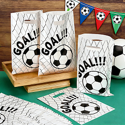 100 sac cadeau en plastique imprimé football avec poignée perforée&nbsp;ABAG-WH0045-101A