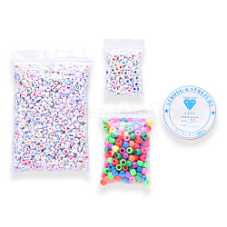1 sac 1200pcs acrylique opaque rond plat avec lettres et perles de coeur, avec 1 rouleau de fil de cristal élastique transparent, pour les kits de fabrication de bracelets sur le thème de la fête des enfants, couleur mixte, 7x7x3.5mm, Trou: 1.2~1.8mm
