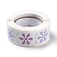 クリスマスをテーマにしたフラットラウンドロールステッカー  粘着紙ギフトタグステッカー  パーティーのために  装飾的なプレゼント  雪の結晶模様  25x0.1mm  500PCS /ロールについて X-DIY-B045-04B-2