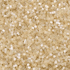 MIYUKIデリカビーズ  シリンダー  日本製シードビーズ  11/0  （db0674)ライトトパーズシルクサテン  1.3x1.6mm  穴：0.8mm  約20000個/袋  100 G /袋&nbsp;SEED-J020-DB0674