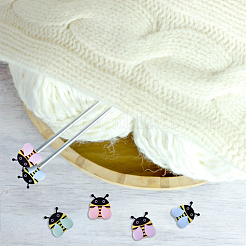 16 шт. 4-х цветные бусины-фигурки из пищевого экологически чистого силикона в виде пчел SIL-DC0001-42