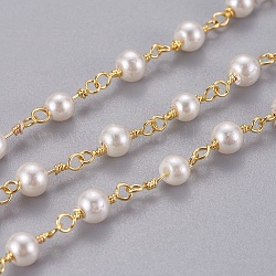 Catene fatte a mano con perle di imitazione acrilica, senza saldatura, con accessori di ottone, placcato di lunga durata, tondo, con la bobina, bianco floreale, oro, 11.5x4~4.5mm