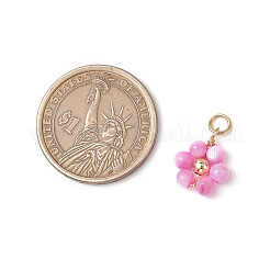 Подвески-цветы из круглых бусин из окрашенных натуральных ракушек и латуни PALLOY-JF03462