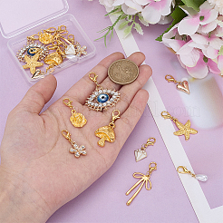 18個 9スタイル 合金&ABSプラスチック イミテーションパールペンダントデコレーション  合金製カニカン付き  混合図形  ゴールドカラー  27~45mm&nbsp;HJEW-UN00109