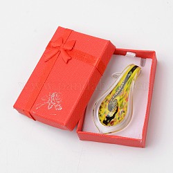 Vetro dicroico a mano scatola ricco di grandi ciondoli, ciondolo a Lume foglia con colore casuale scatola di cartone collana squisita, giallo, 57~60x27~30mm, Foro: 7~10 mm