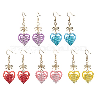 Серьги-сердечки из стеклянных бусин ручной работы EJEW-MZ00577-1