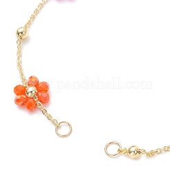 Изготовление браслета-цепочки с цветочным узором из латуни и стеклянных бусин AJEW-JB01388