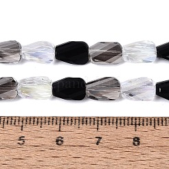 電気メッキ加工を施した様々なスタイルのガラスビーズの連  ツイスト  多面カット  ブラック  9~9.5x6~6.5x4~5mm  穴：1~1.4mm  約42~50個/連  15.16~18.11インチ（38.5~46cm）&nbsp;EGLA-N022-10A-A06