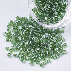 8/0 due perline di vetro tagliato, esagono, lucentezza di colori trasparenti, verde, 2.5~3x2.5mm, Foro: 0.9 mm, circa 15000pcs/scatola