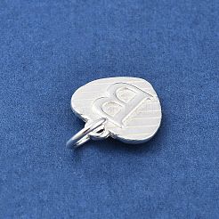 大文字のチャームが付いたスターリングシルバーのハート 925 個  丸カン付き  シルバーカラー  文字B  11.5x10.5x1.5mm  穴：4mm&nbsp;STER-S009-13B-S