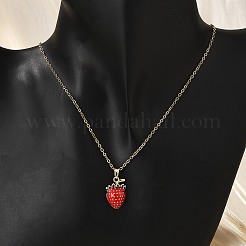 Латунный микропаве кубический цирконий клубника кулон ожерелья для женщин NJEW-S448-01G