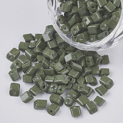 6/0 perle da forno in vetro per vernice, perline a taglio obliquo, colori opachi, verde oliva scuro, 6/0, 4~8x3.5~4.5x2.5~3mm, Foro: 0.9 mm, circa 5000pcs/scatola