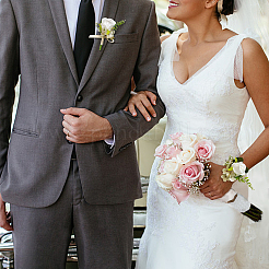 2шт. 2 стиля шелковая ткань имитация розы корсаж бутоньерка AJEW-CP0001-61A