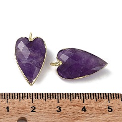 天然石アメジストペンダント  多面カットハートチャーム  金メッキ真鍮エッジループ付き  22.5x13x7.5mm  穴：3mm&nbsp;X-G-G012-12G-10
