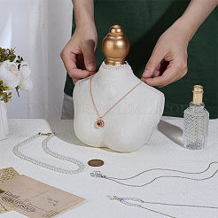 Демонстрация ожерелий из дерева и бархата&nbsp;NDIS-WH0017-08