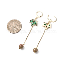 Серьги-подвески из латуни с микропаве из кубического циркония и застежкой-крючком в виде кленового листа.&nbsp;EJEW-JE06917