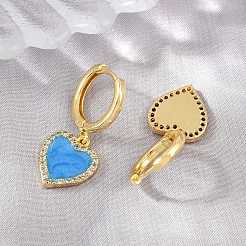 Boucles d'oreilles créoles pendantes en laiton serties de micro-pavés de zirconiums cubiques&nbsp;KK-CBA8324-16G-06