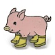 Cochon dans les bottes de pluie épingles en émail JEWB-C021-01C-1