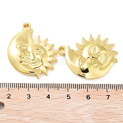 304ステンレスペンダント  18KGP本金メッキ  月と太陽  32x26x4.5mm  穴：2.5mm&nbsp;STAS-F304-01G-06