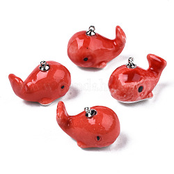 Pendentifs en porcelaine fait à la main, avec les accessoires en laiton plaqués de platine, famille rose de style, baleine, rouge, 25~28x16~17x18~19mm, Trou: 1.6mm