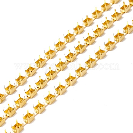 50mの長方形の真鍮のラインストーンの爪の設定チェーン  ゴールドカラー  3x2.5x2.7mm  トレイ：2.5x2mm CHC-C024-01C-G-1