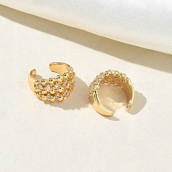Orecchini a cerchio a forma di C con micro pavé di zirconi cubici trasparenti in ottone.&nbsp;EJEW-L316-01G-02