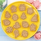 クリスマスをテーマにしたプラスチック製のクッキー カッター  クッキー型  DIYビスケットベーキングツール  キャンディー＆サンタクロース＆ベル  鮭色  32~42x35~44mm  10個/セット BAKE-PW0007-028-3