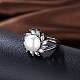 エレガントな真鍮のシェルパールの指の指輪  花  ガンメタ色  サイズ8  18.1mm RJEW-BB23131-8-5