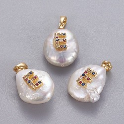 Colgantes naturales de perlas cultivadas de agua dulce, con micro latón allanar fornituras de circonio cúbico, pepitas con letra, Plateado de larga duración, dorado, colorido, letter.e, 17~27x12~16x6~12mm, agujero: 4x2.5 mm