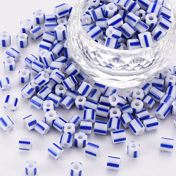 Abalorios de vidrio bugle, colores opacos filtran, agujero redondo, azul, 4~5x4mm, agujero: 1.6 mm, aproximamente 3750 unidades / libra.